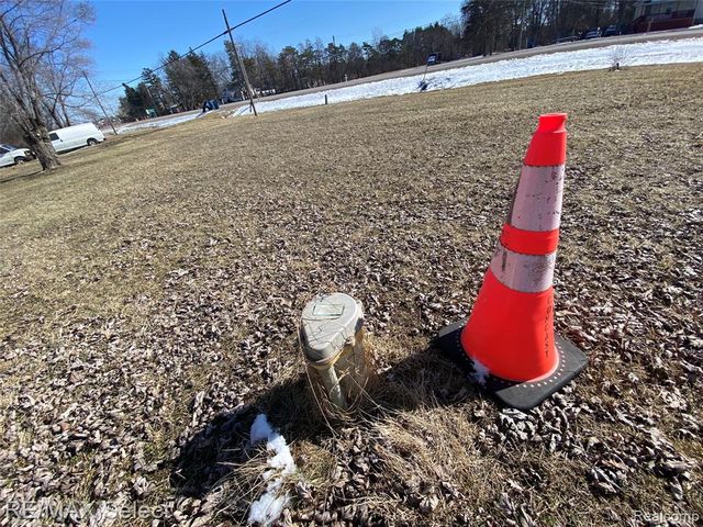 8126 Corunna Road, Flint, MI 48532