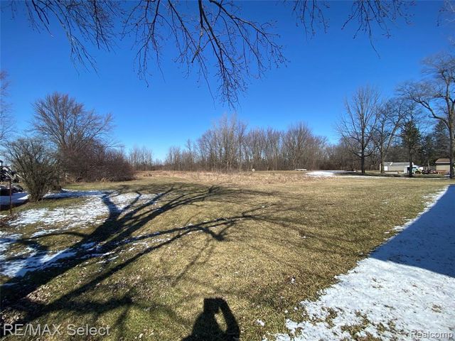 8126 Corunna Road, Flint, MI 48532