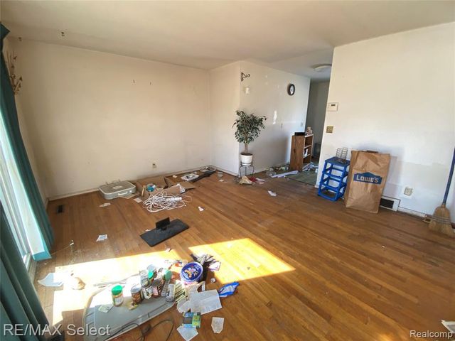 8126 Corunna Road, Flint, MI 48532