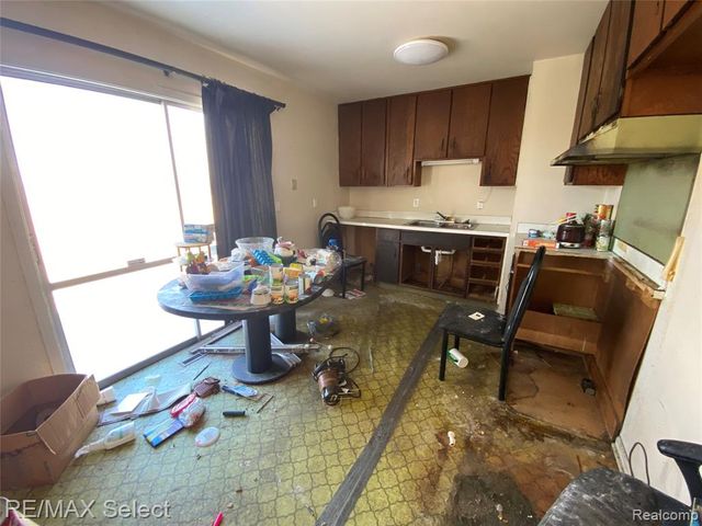 8126 Corunna Road, Flint, MI 48532