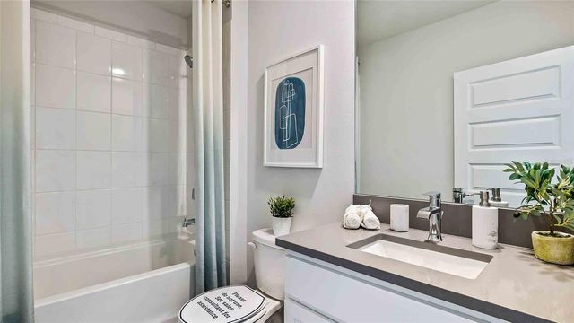 18227 BEEHIVE TERRACE, Lakewood Ranch, FL 34211