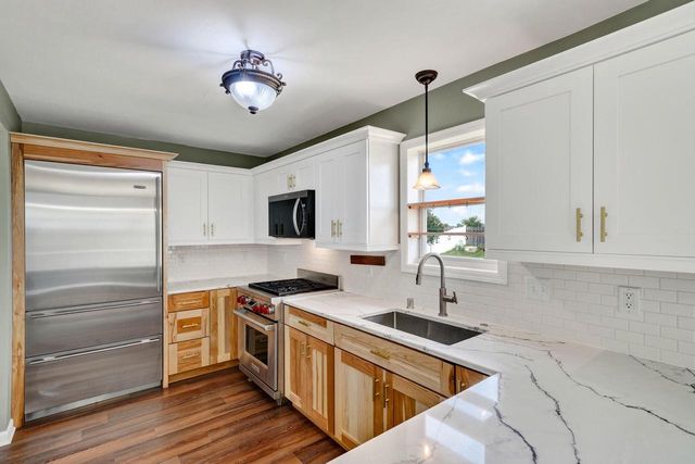 861 Vista Ridge Drive, Mount Horeb, WI 53572