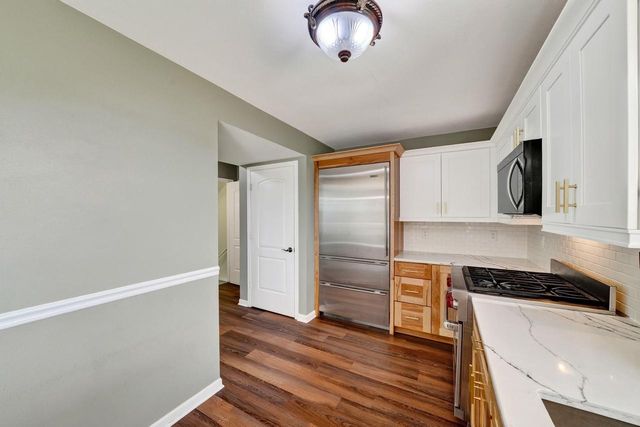 861 Vista Ridge Drive, Mount Horeb, WI 53572