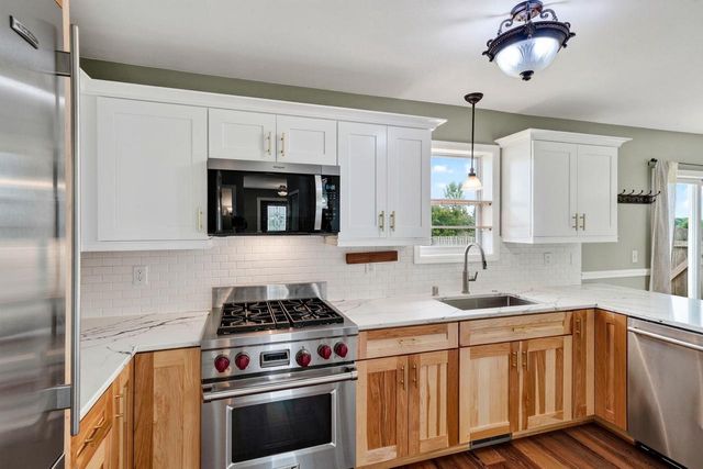 861 Vista Ridge Drive, Mount Horeb, WI 53572