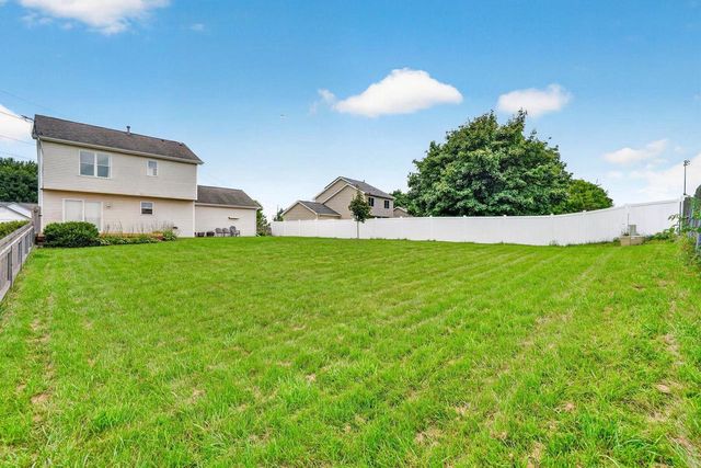 861 Vista Ridge Drive, Mount Horeb, WI 53572