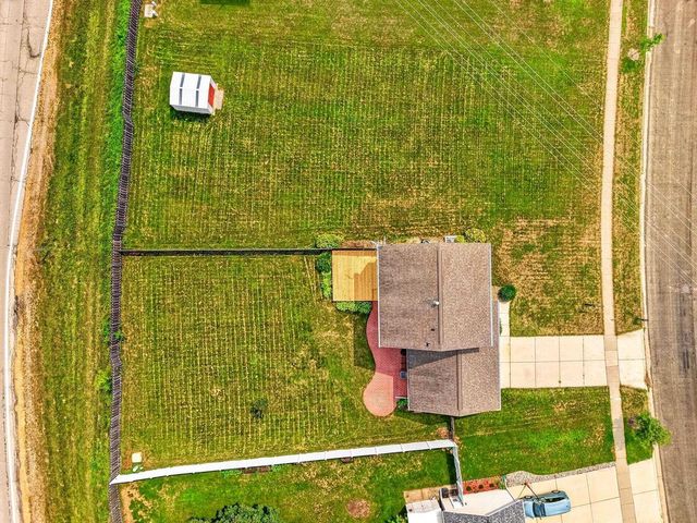 861 Vista Ridge Drive, Mount Horeb, WI 53572