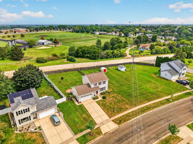 861 Vista Ridge Drive, Mount Horeb, WI 53572