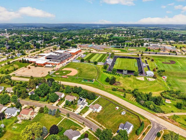 861 Vista Ridge Drive, Mount Horeb, WI 53572