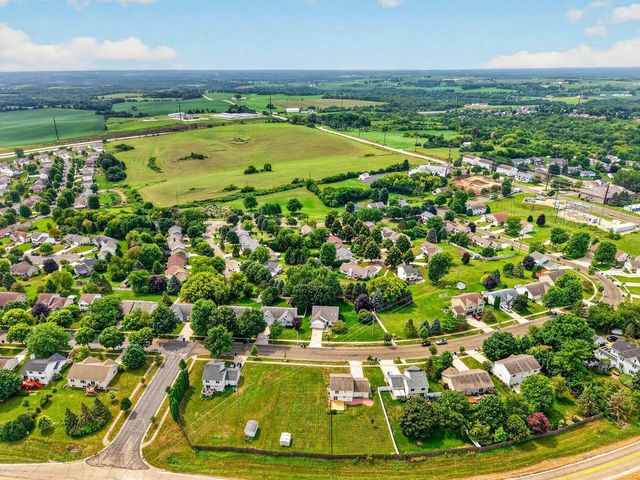 861 Vista Ridge Drive, Mount Horeb, WI 53572