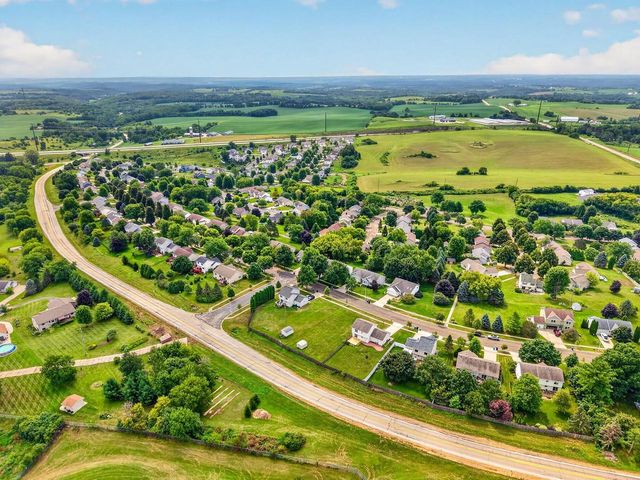 861 Vista Ridge Drive, Mount Horeb, WI 53572