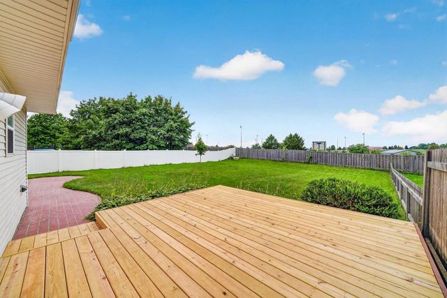 861 Vista Ridge Drive, Mount Horeb, WI 53572
