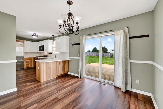 861 Vista Ridge Drive, Mount Horeb, WI 53572