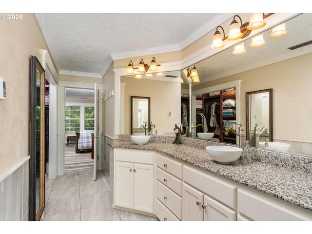 16042 Sw WAXWING Way, Beaverton, OR 97007