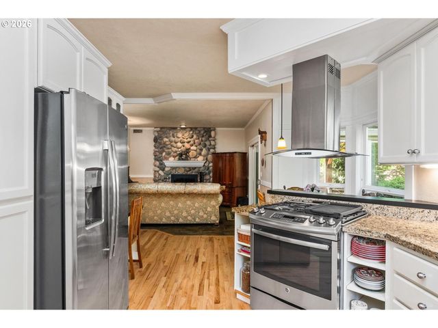 16042 Sw WAXWING Way, Beaverton, OR 97007