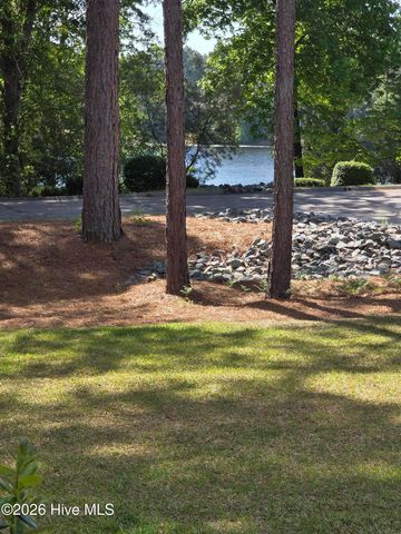 123 Winsford Circle, West End, NC 27376