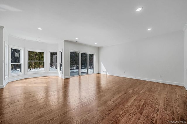 118 Fairway View Drive 118, Commack, NY 11725