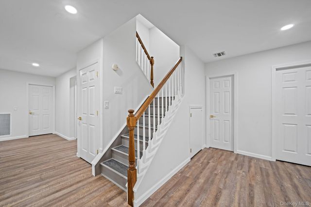 118 Fairway View Drive 118, Commack, NY 11725