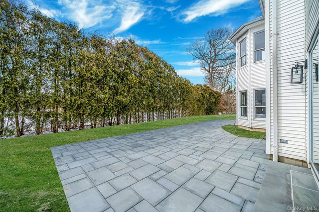 118 Fairway View Drive 118, Commack, NY 11725