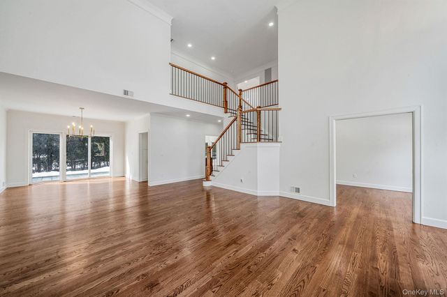 118 Fairway View Drive 118, Commack, NY 11725