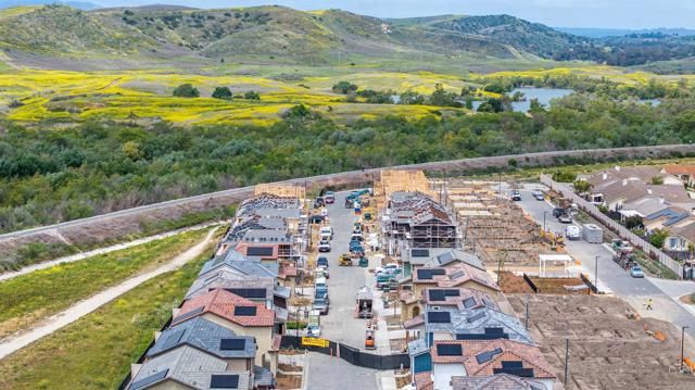 717 Kingbird Loop, Oceanside, CA 92058