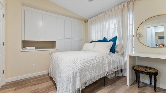 1376 N Oakland Avenue 1, Fayetteville, AR 72703