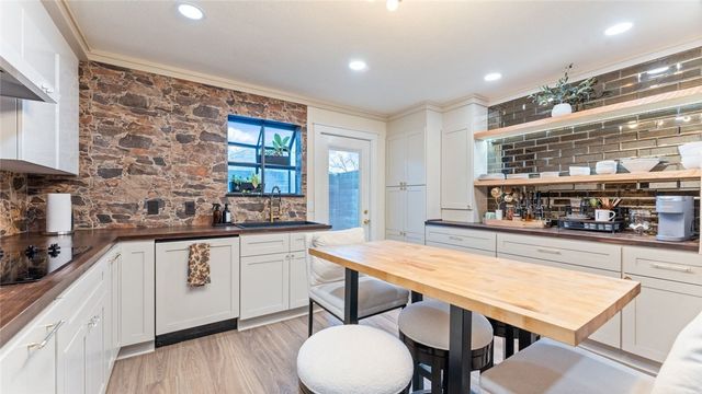 1376 N Oakland Avenue 1, Fayetteville, AR 72703