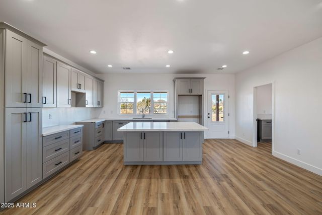 855 W 10th -- S, St Johns, AZ 85936