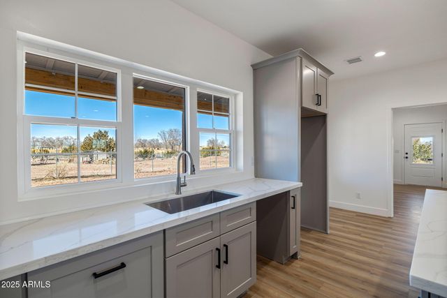 855 W 10th -- S, St Johns, AZ 85936
