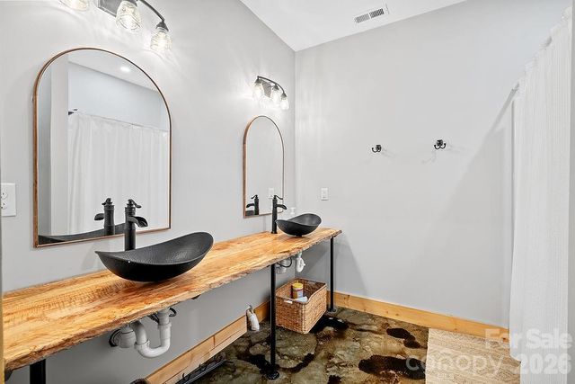 566 South Mills River Road, Mills River, NC 28759