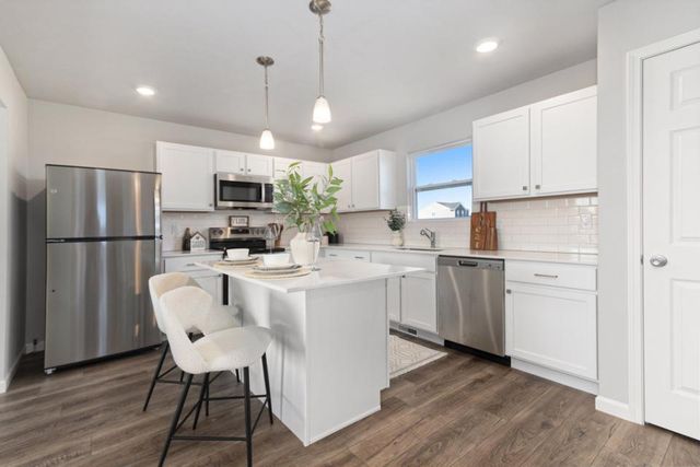 541 Snow Pine Court Ne, Cedar Springs City, MI 49319