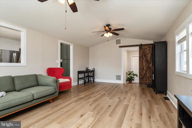 2 SUNSET CIR, Pasadena, MD 21122
