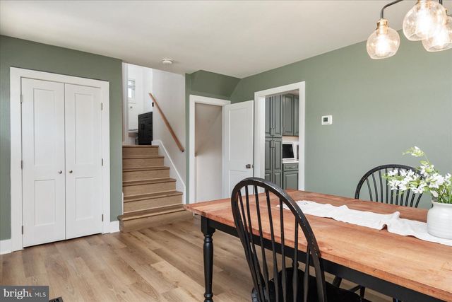 2 SUNSET CIR, Pasadena, MD 21122