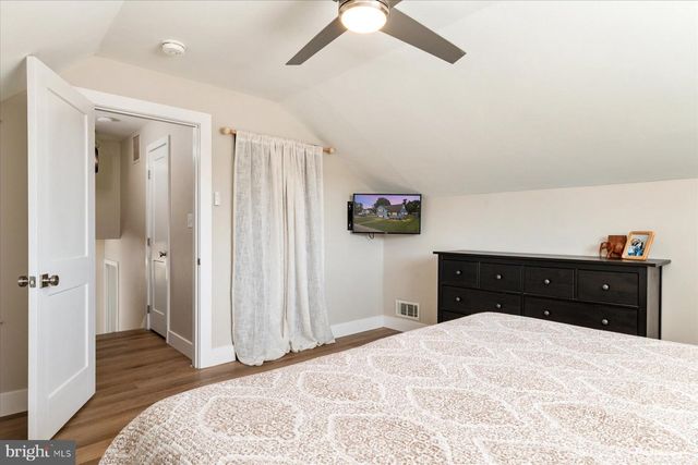 2 SUNSET CIR, Pasadena, MD 21122