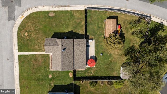 2 SUNSET CIR, Pasadena, MD 21122