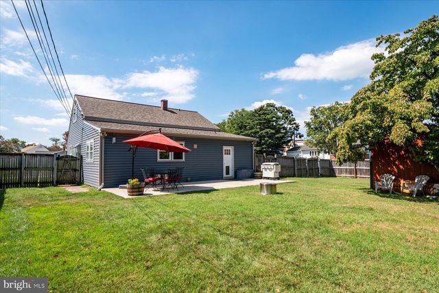 2 SUNSET CIR, Pasadena, MD 21122