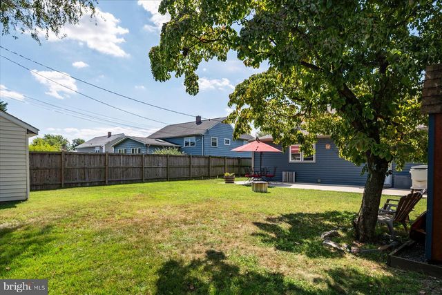 2 SUNSET CIR, Pasadena, MD 21122