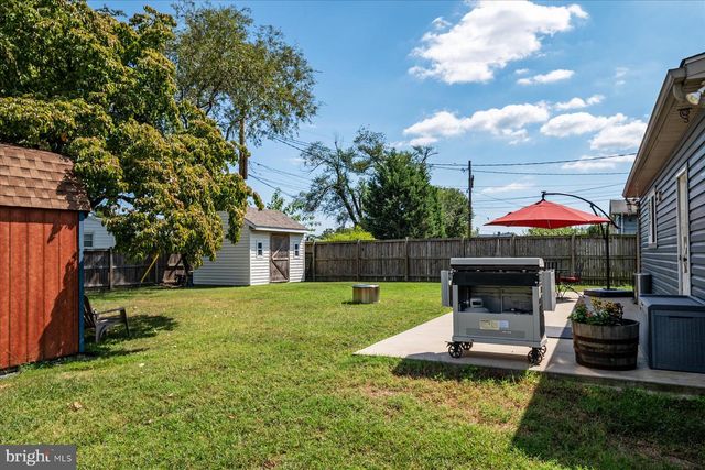 2 SUNSET CIR, Pasadena, MD 21122