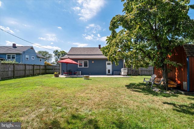 2 SUNSET CIR, Pasadena, MD 21122