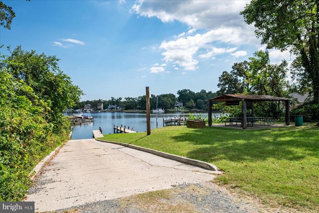 2 SUNSET CIR, Pasadena, MD 21122