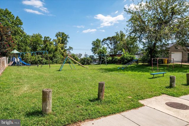2 SUNSET CIR, Pasadena, MD 21122