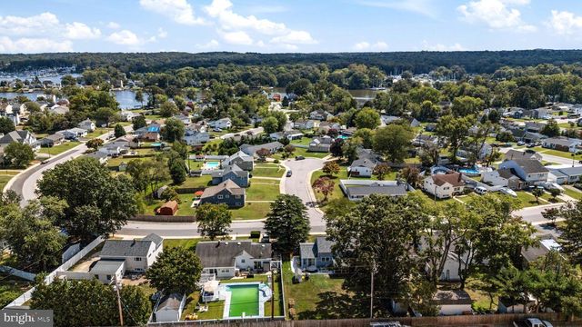 2 SUNSET CIR, Pasadena, MD 21122