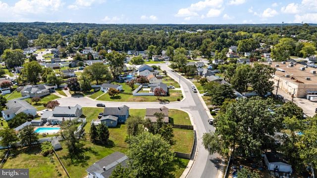 2 SUNSET CIR, Pasadena, MD 21122