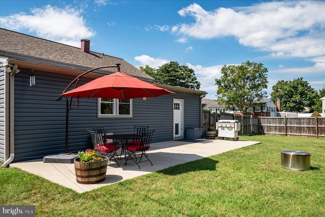2 SUNSET CIR, Pasadena, MD 21122