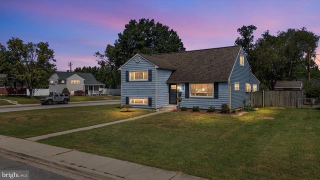 2 SUNSET CIR, Pasadena, MD 21122