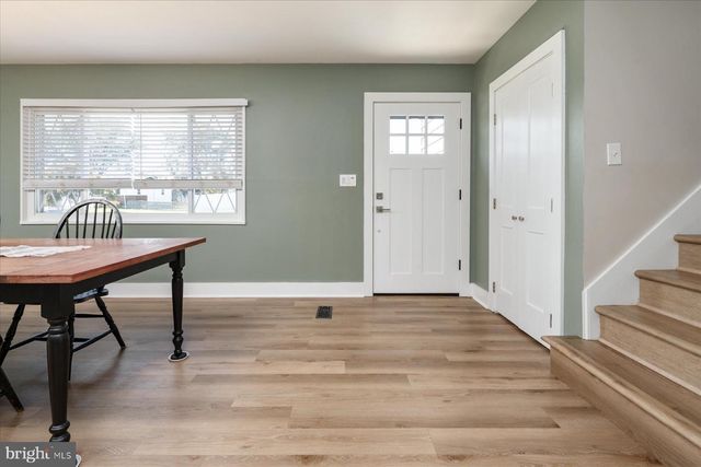 2 SUNSET CIR, Pasadena, MD 21122