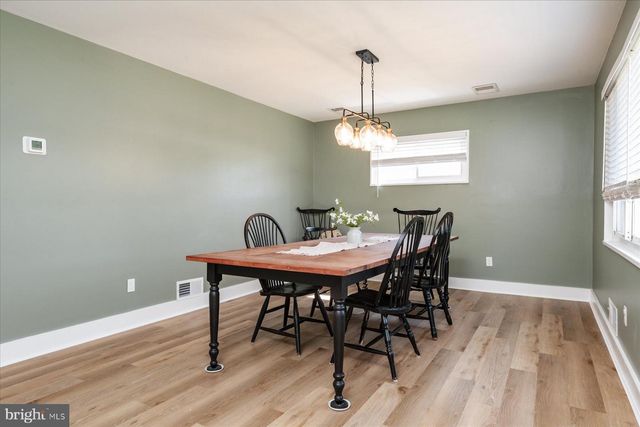 2 SUNSET CIR, Pasadena, MD 21122