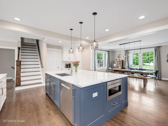 260 STONEGATE Road, Clarendon Hills, IL 60514