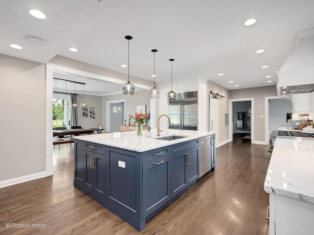 260 STONEGATE Road, Clarendon Hills, IL 60514