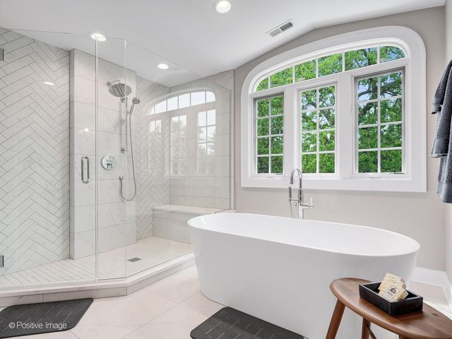 260 STONEGATE Road, Clarendon Hills, IL 60514