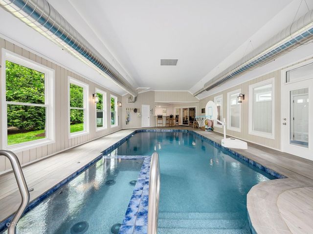 260 STONEGATE Road, Clarendon Hills, IL 60514